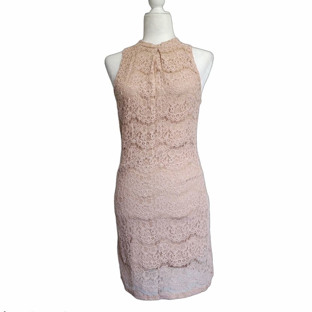 Love fire sleeveless lace dress